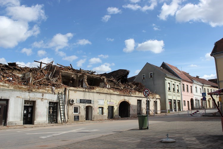 Slika /slike/fotogalerija/2024 godina/petrinja prog obnove.jpg